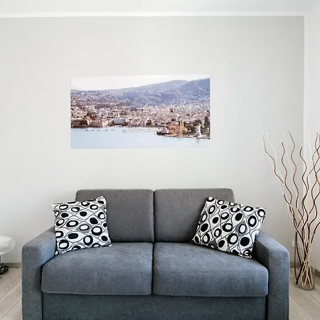 Bright - The House Of Travelers