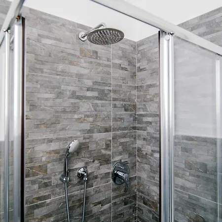 Bright - The House Of Travelers Apartment Como