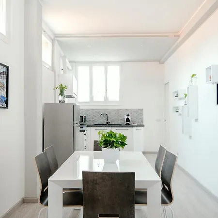 Bright - The House Of Travelers Apartmán *