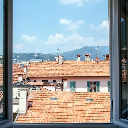 Bright - The House Of Travelers Apartmán