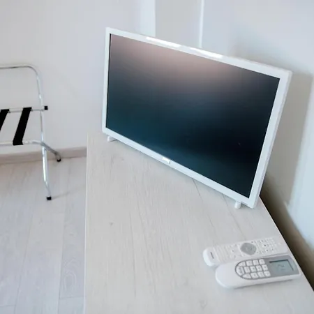 Bright - The House Of Travelers