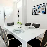 Lejlighed Bright Home By 