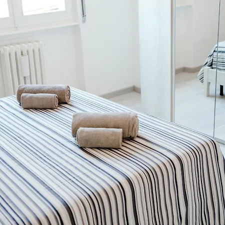 Bright - The House Of Travelers