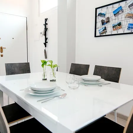 Apartment Bright - The House Of Travelers *