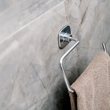 Bright - The House Of Travelers *