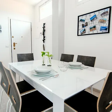 Apartment Bright - The House Of Travelers *