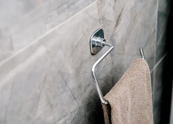 Bright - The House Of Travelers *