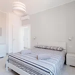 דירה Bright Home By 
